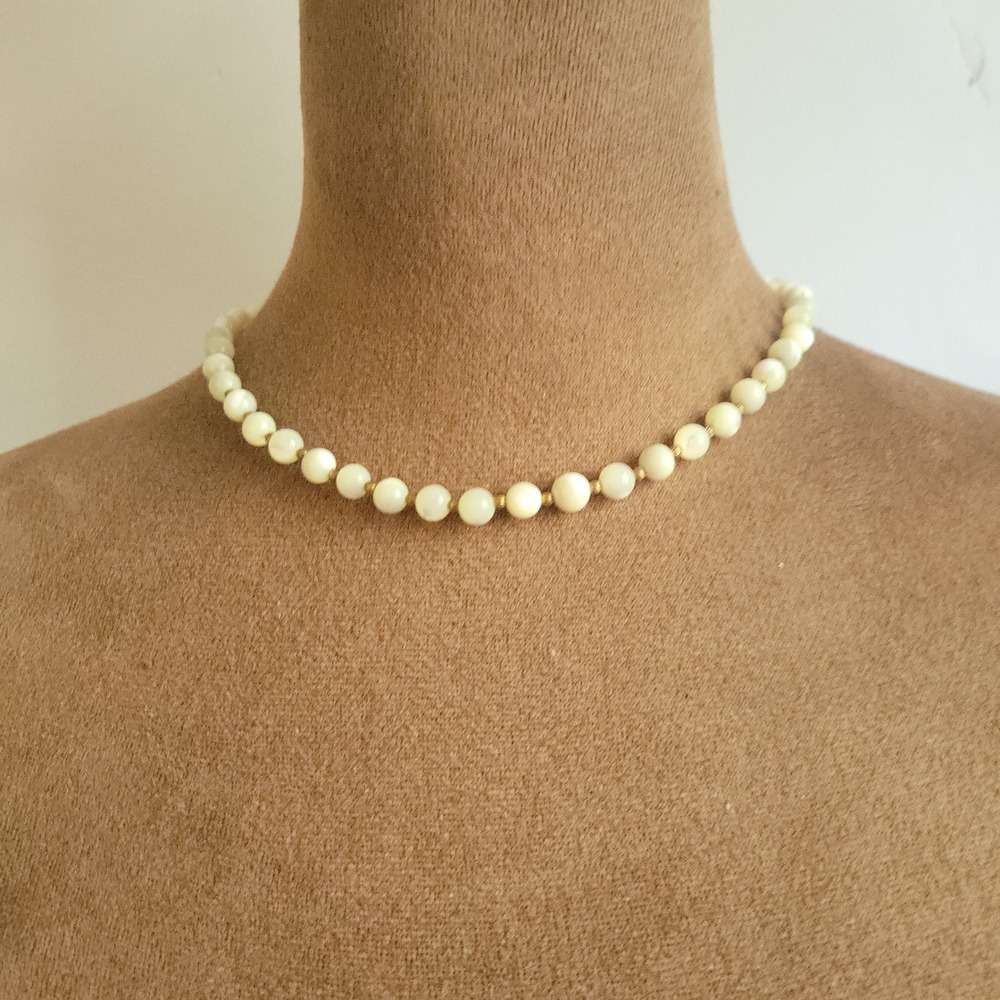 Vintage Mother of Pearl Round Bead Choker Necklace Gold Tone 16 Inch Cottagecore